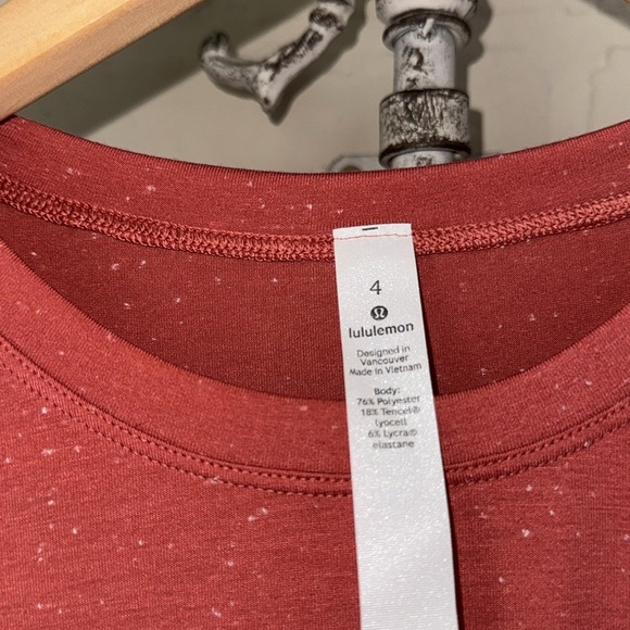 Lululemon dress Unwind Your Mind speckled size 4 twist front short sleeve - Picture 6 of 9